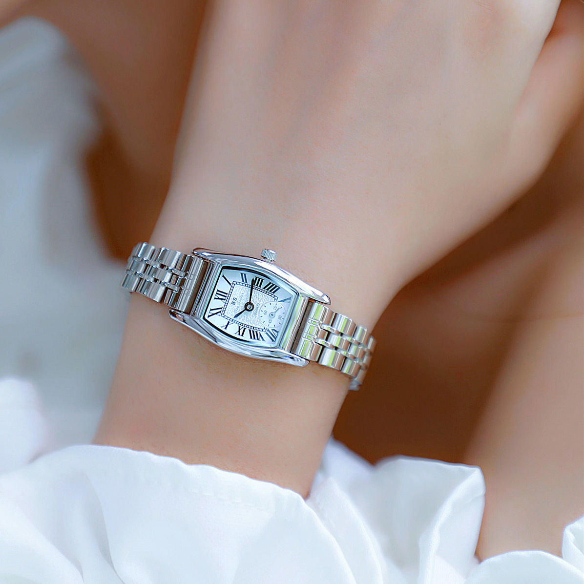 BS レディース腕時計多用途レトロスタイル高級ブランドレザー - Luxury Zone のレビューと価格